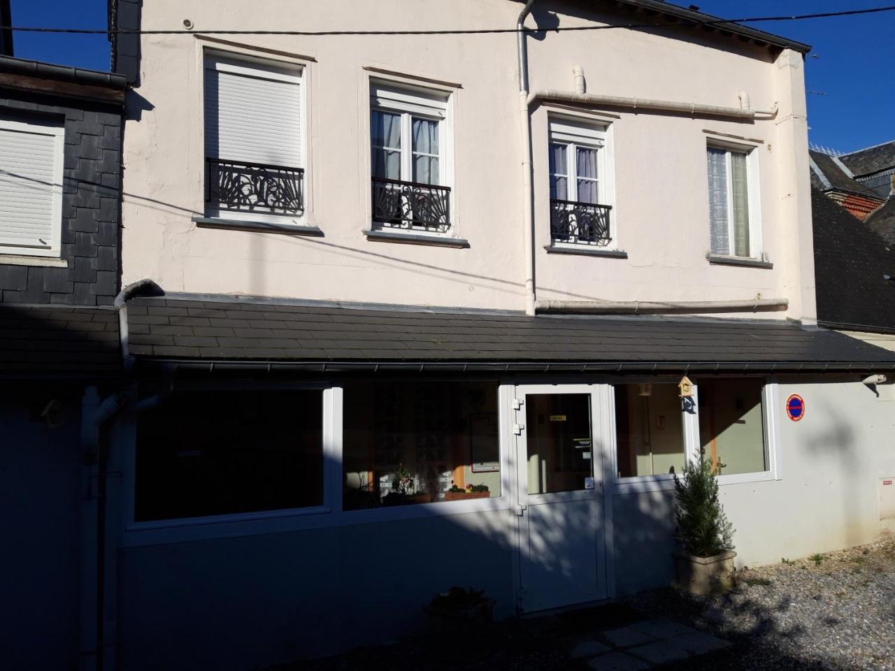 Le Gibergeon Hotel Signy-lʼAbbaye Exterior foto